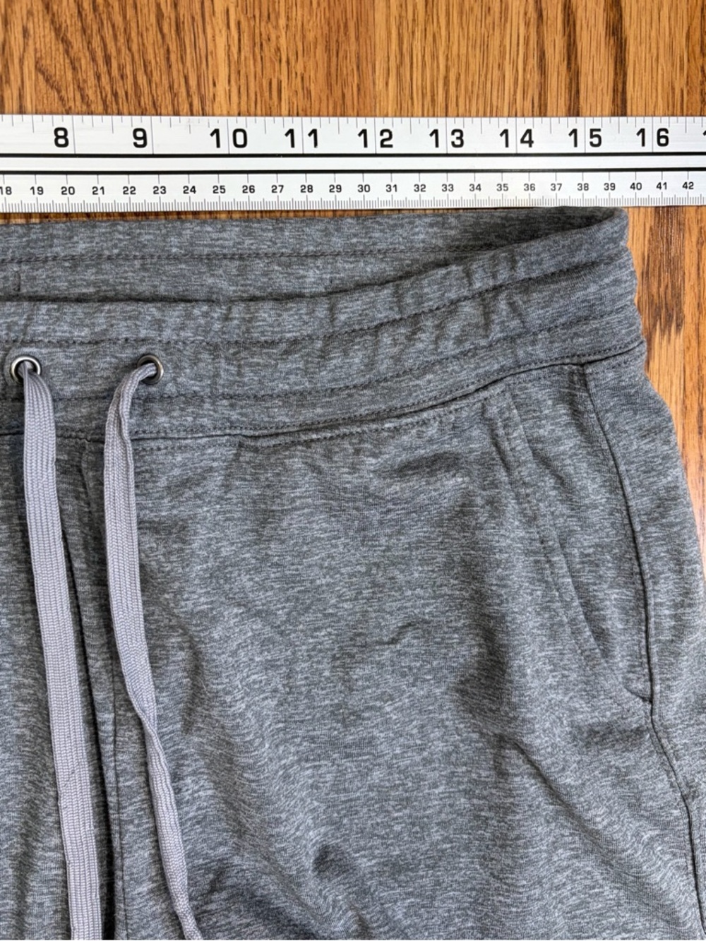 American Eagle Outfitters Heather Gray Jogger Sweatpants (Medium Short) - Picture 3 of 8
